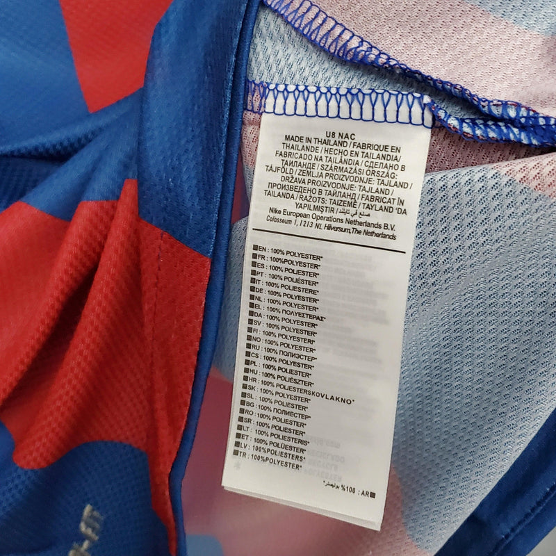 Camisa Retrô Barcelona I 10/11 - Masculina - Azul e vermelha com detalhes em amarelo