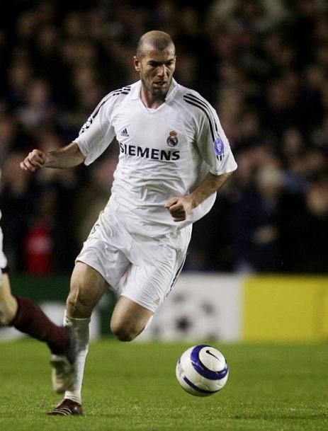 Camisa Retrô Real Madrid 2005/06 Home