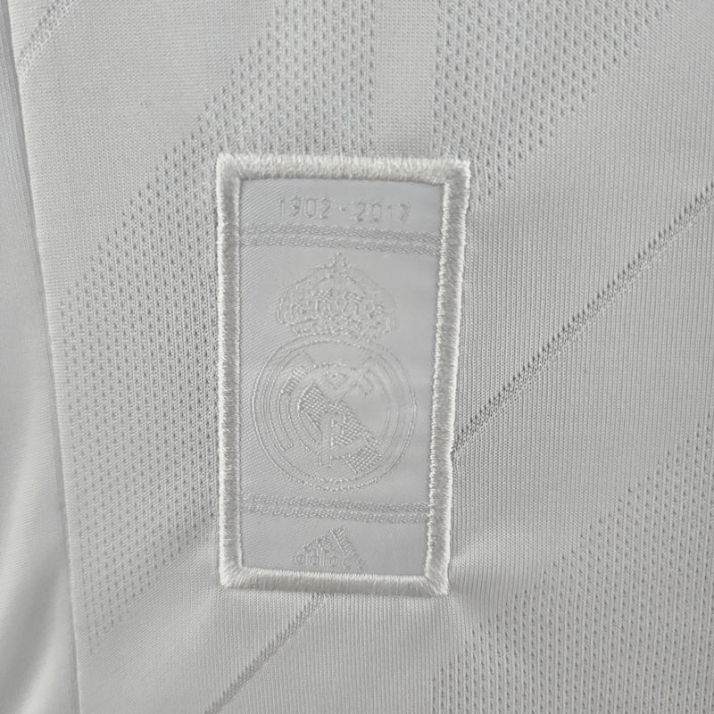 Camisa Retrô Real Madrid I 17/18 - Masculina - Branca com detalhes em azul
