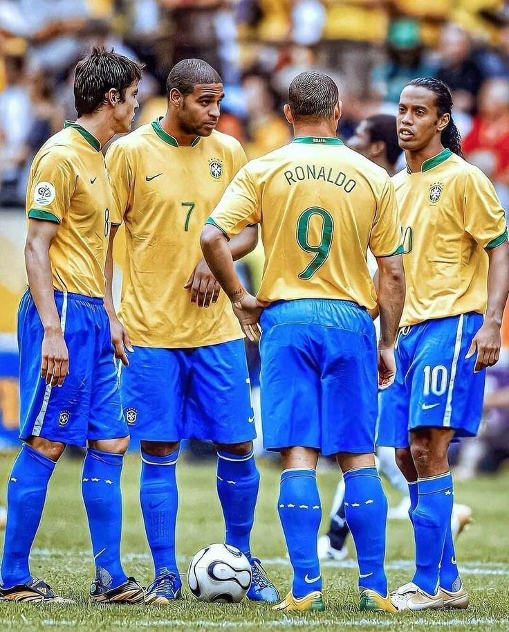 Camisa Retrô  Seleção Brasileira 2006 Home - Torcedor Masculina - Amarelo