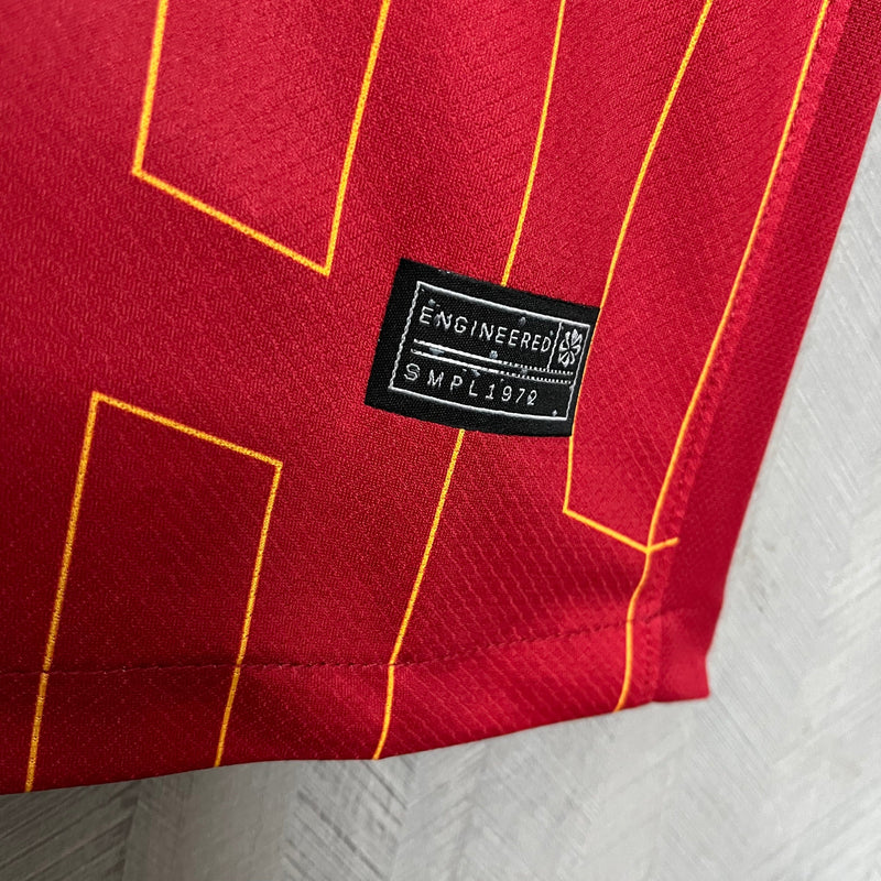 Camisa Liverpool Home 24/25 - Torcedor Masculina - Vermelha com detalhes em branco e amarelo