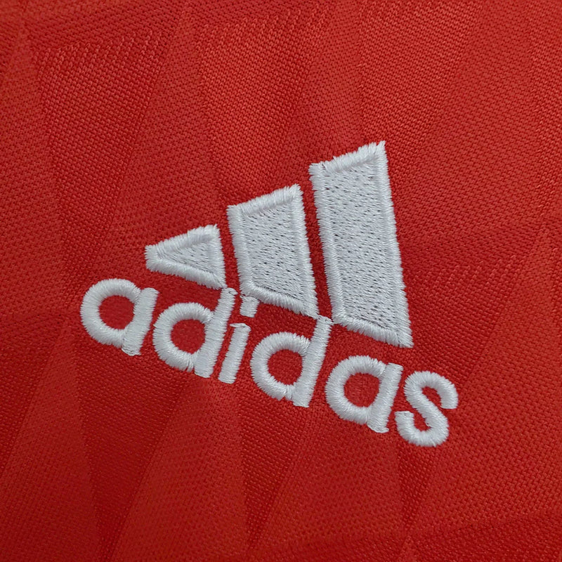 Camisa Retrô Liverpool I 2010/2011 - Masculina - Vermelha com detalhes em branco