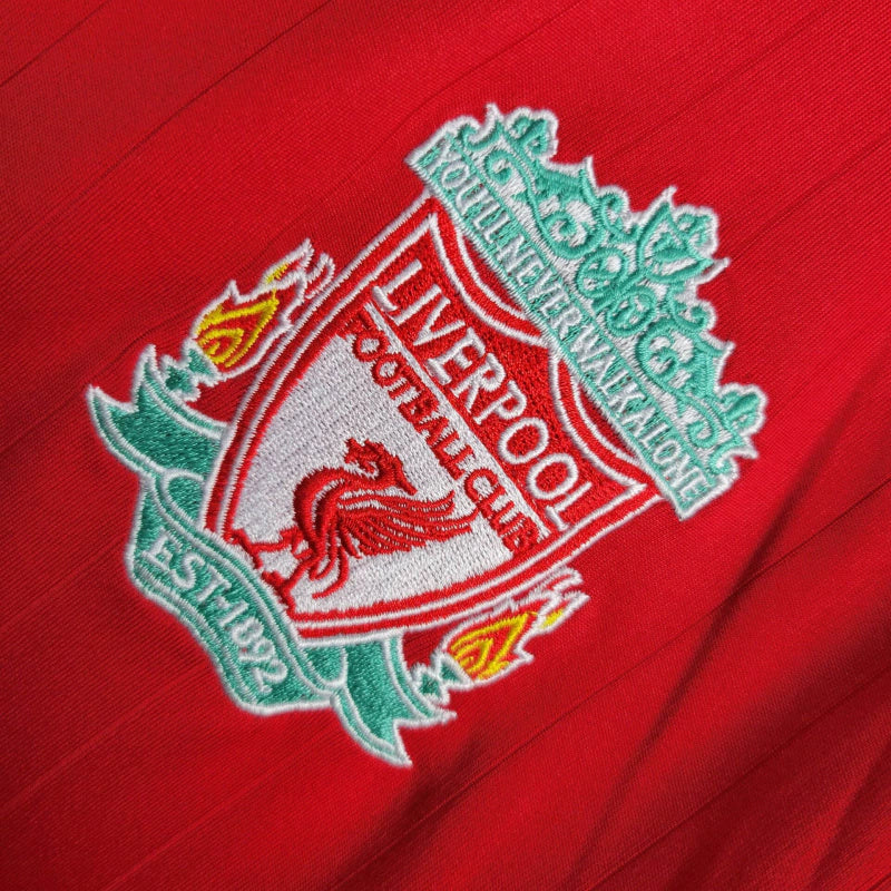 Camisa Retrô Liverpool I 2006/2007 - Masculina - Vermelha com detalhes em branco