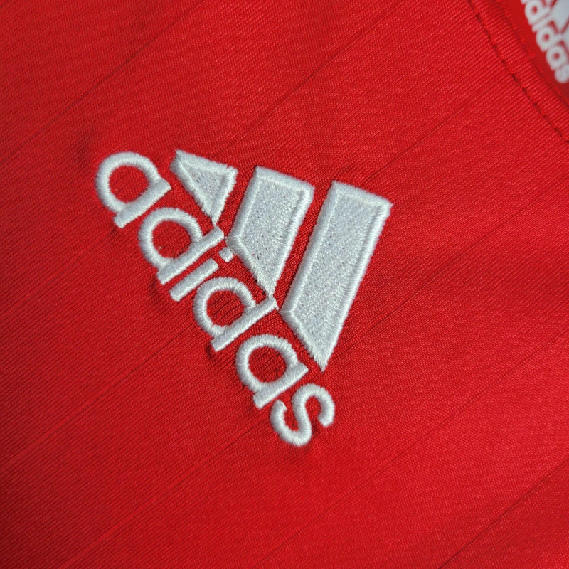Camisa Retrô Liverpool I 2006/2007 - Masculina - Vermelha com detalhes em branco