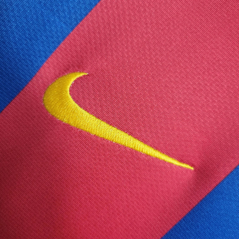 Camisa Retrô Barcelona I 10/11 - Masculina - Azul e vermelha com detalhes em amarelo