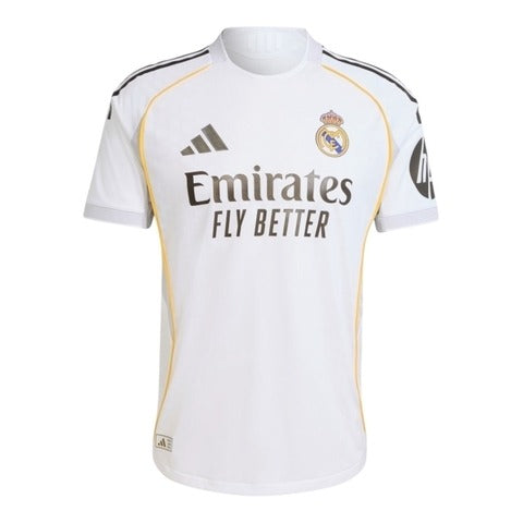 Camisa Real de Madrid I 25/26 - Torcedor Masculina - Branca com detalhes em cinza e amarelo