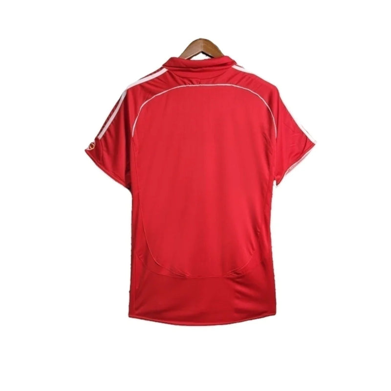 Camisa Retrô Liverpool I 2006/2007 - Masculina - Vermelha com detalhes em branco